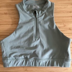 ILUS tank top size medium green